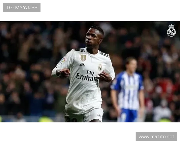 维尼修斯与萨拉赫边锋终结效率稳定性对比