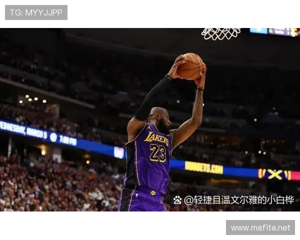 东契奇利用挡拆拉开空间 提升关键时刻持球得分效率